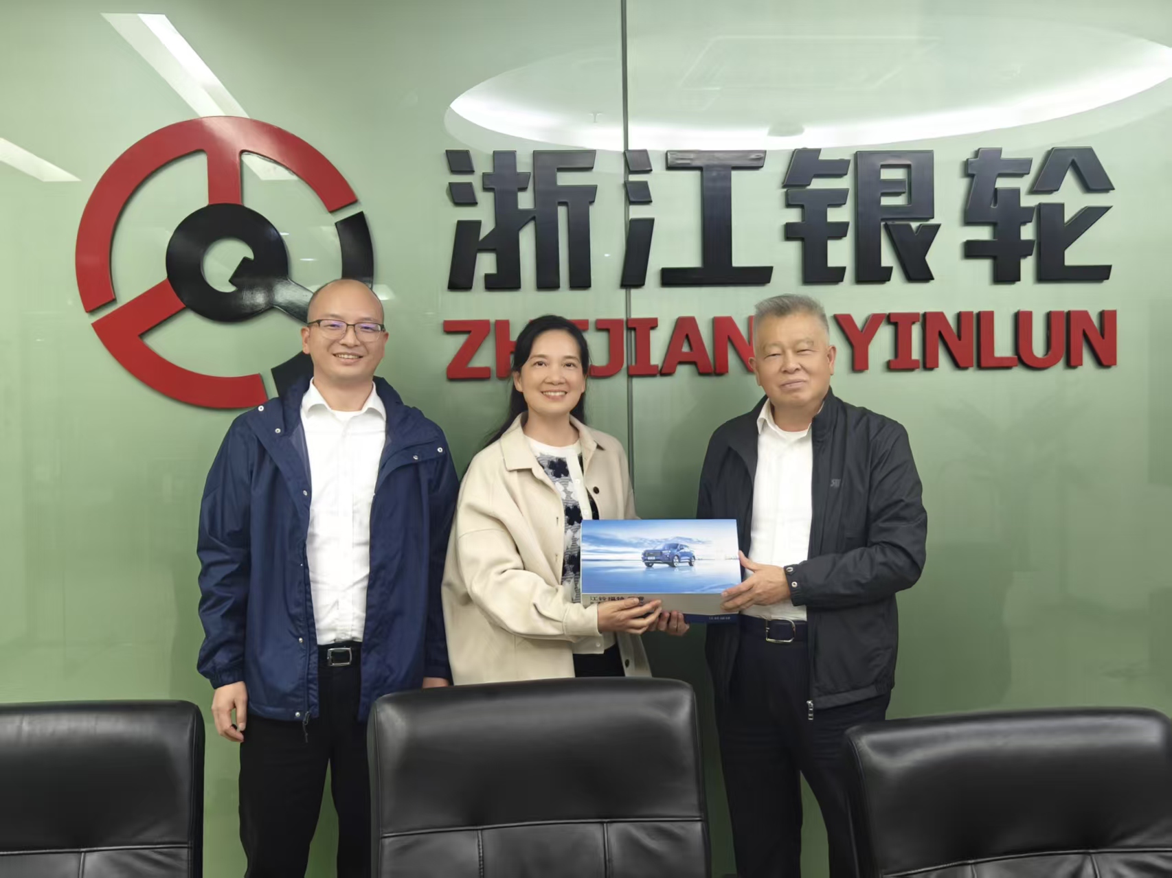 徐小敏董事長接待江鈴進出口公司領(lǐng)導(dǎo)來訪